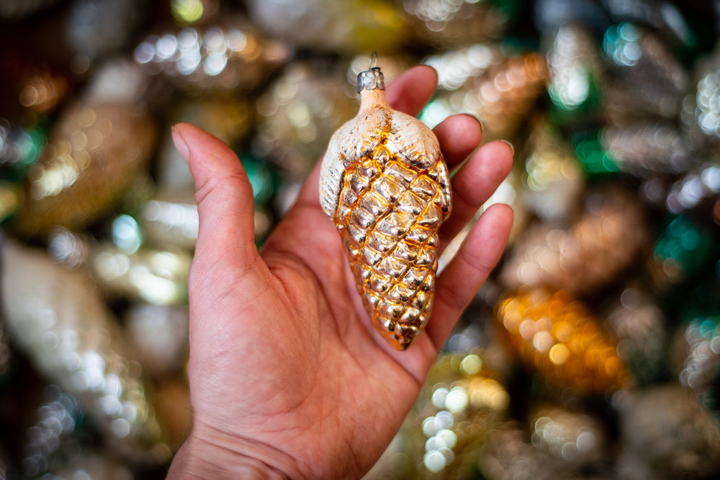 Vintage Glass Pine Cone Ornaments – Gold, Silver & White Set (6–24 pcs)