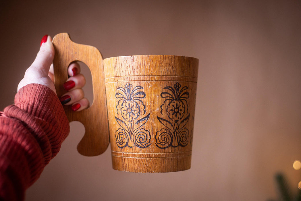 Wooden Beer Mug with Lid, Handcrafted Engraved Tankard, Rustic Ale Stein