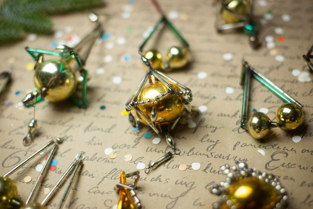Vintage Gold Green Sputnik Ornaments – Set of 12