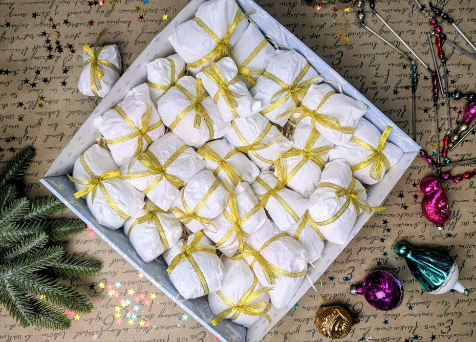 Vintage Christmas Mystery Box – 24 Glass Ornaments Advent Calendar, Retro Holiday Gift Set
