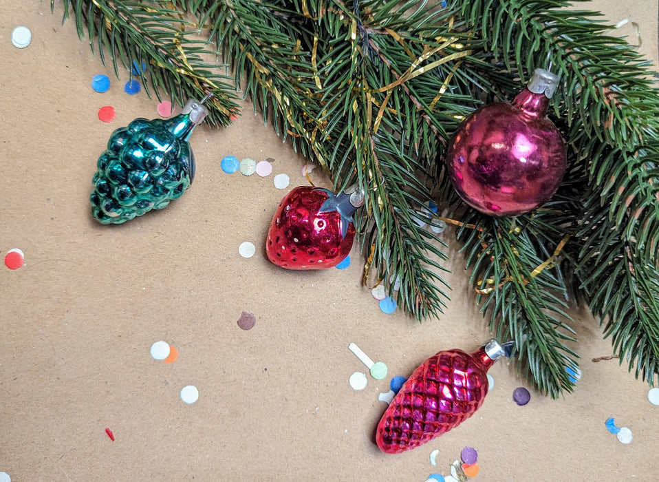 Vintage Christmas Ornaments - 33 Piece Ornament Set With Glass Baubles & Tree Topper